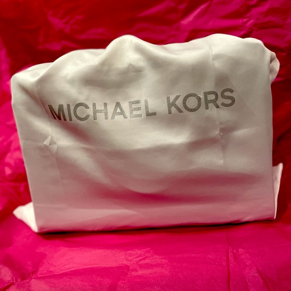 Michael Kors Large Quinn Black Leather Satchel - Picture 2 of 11